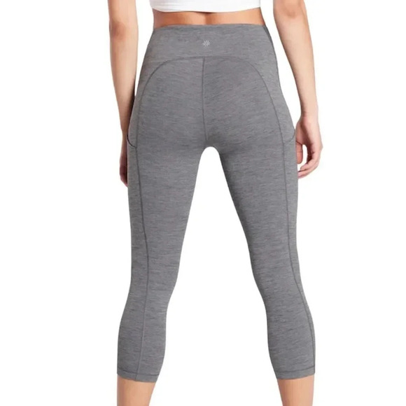 NWT! ATHLETA Ultimate Stash Pocket Capri Leggings - Picture 2 of 10